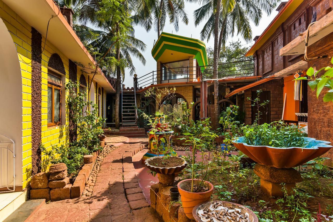 Oyo 2440 Palm Grove Hotell Vagator Eksteriør bilde