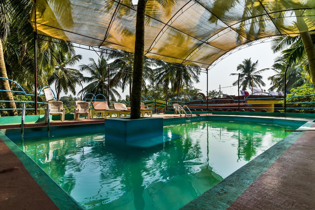 Oyo 2440 Palm Grove Hotell Vagator Eksteriør bilde