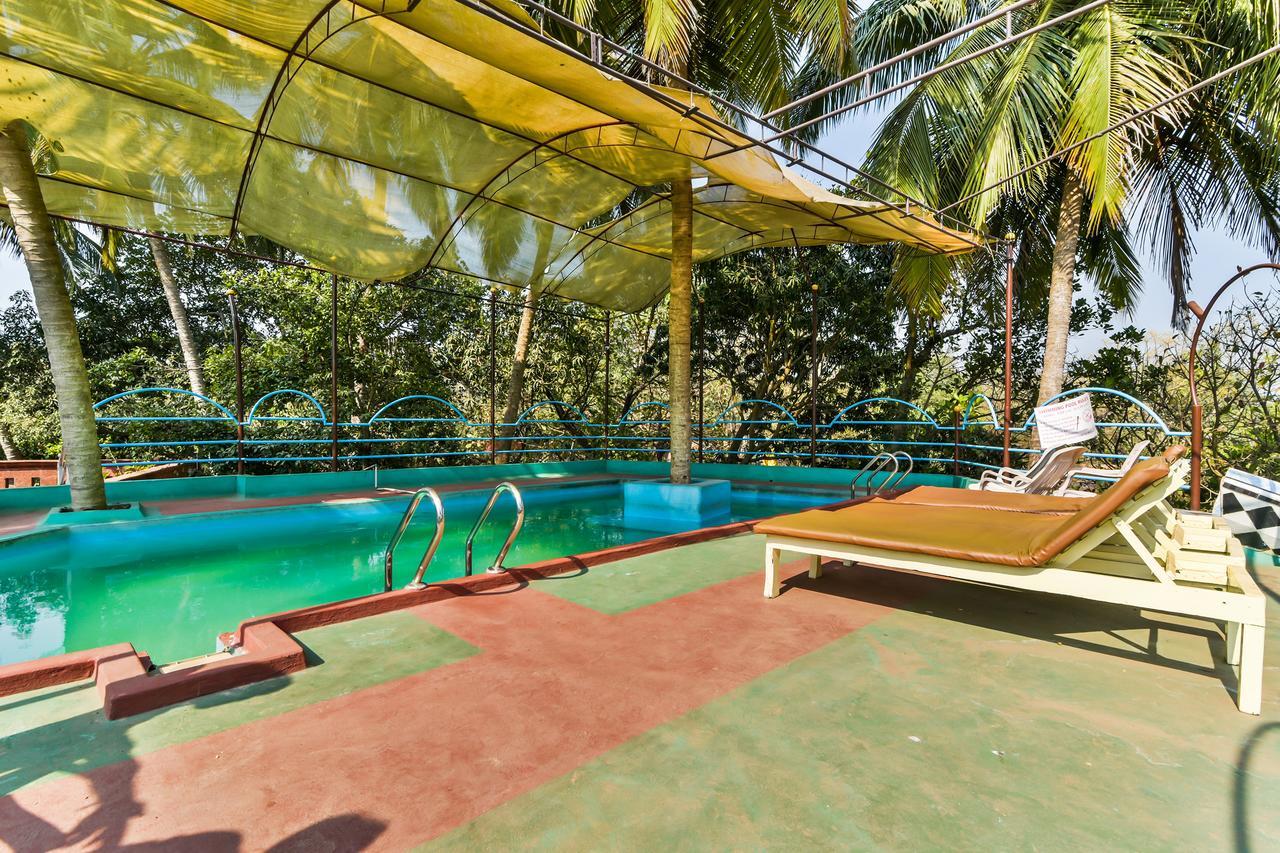 Oyo 2440 Palm Grove Hotell Vagator Eksteriør bilde