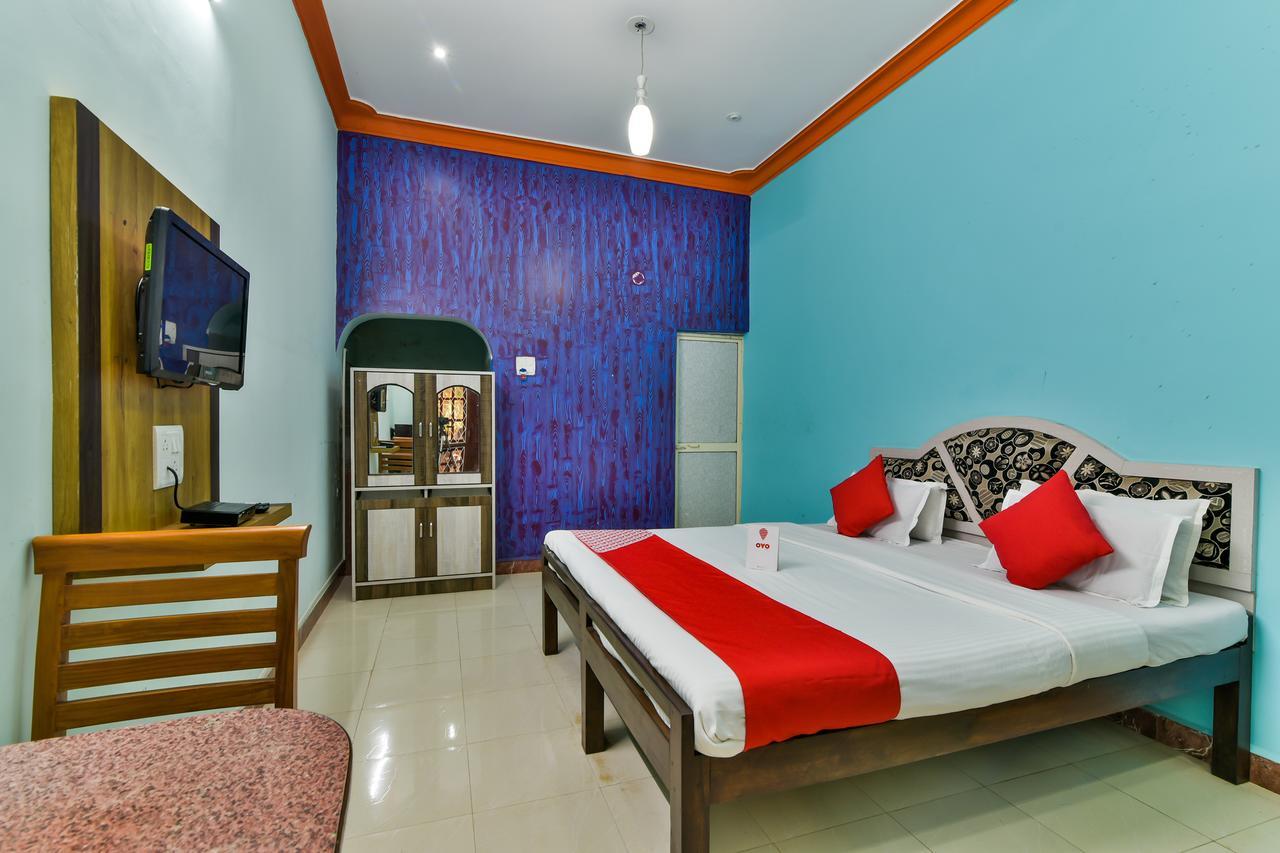 Oyo 2440 Palm Grove Hotell Vagator Eksteriør bilde